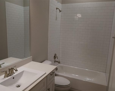 1513 Gallant Fox Drive - Photo Thumbnail 20