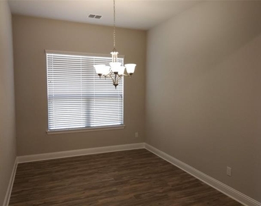 1513 Gallant Fox Drive - Photo Thumbnail 15