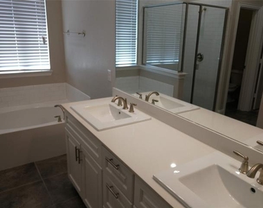 1513 Gallant Fox Drive - Photo Thumbnail 11
