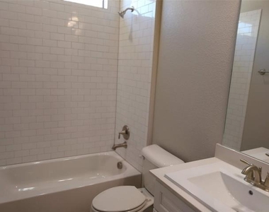 1513 Gallant Fox Drive - Photo Thumbnail 3