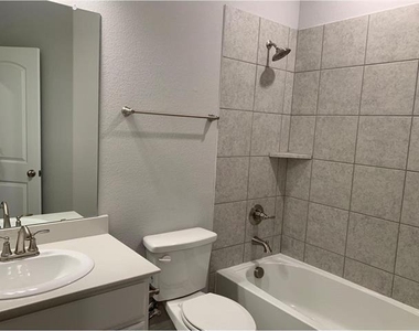 1401 Brindle Drive - Photo Thumbnail 3