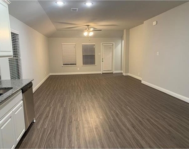 1401 Brindle Drive - Photo Thumbnail 2