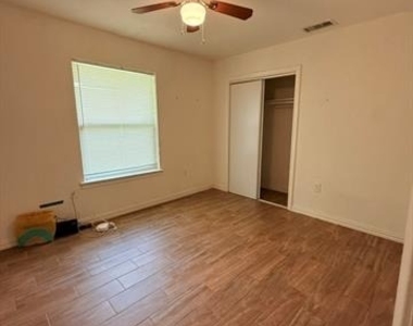 1617 Dakota Drive - Photo Thumbnail 8