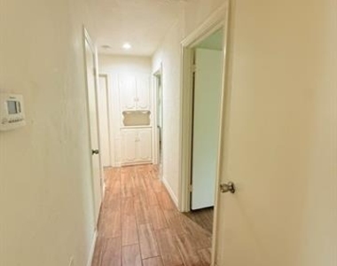 1617 Dakota Drive - Photo Thumbnail 6
