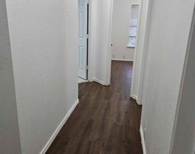 2104 Royal Oak Drive - Photo Thumbnail 34