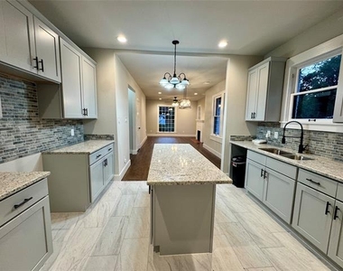 1810 Ramsey Avenue - Photo Thumbnail 4