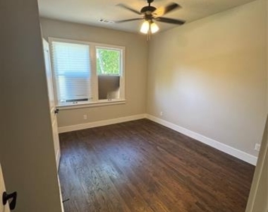 1810 Ramsey Avenue - Photo Thumbnail 6