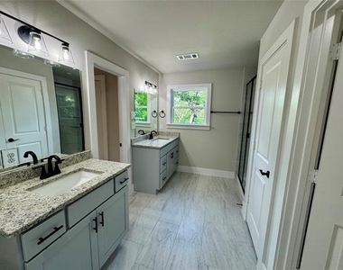 1810 Ramsey Avenue - Photo Thumbnail 14