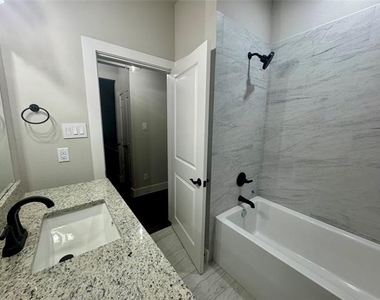 1810 Ramsey Avenue - Photo Thumbnail 7