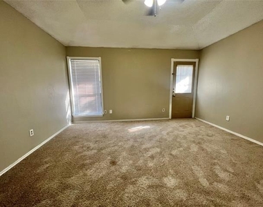 4244 Flamingo Way - Photo Thumbnail 26
