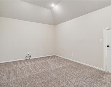 1702 Veneto Drive - Photo Thumbnail 14