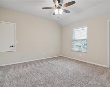 1702 Veneto Drive - Photo Thumbnail 16