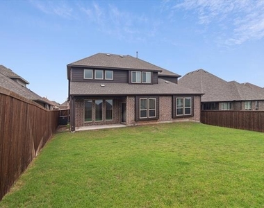1702 Veneto Drive - Photo Thumbnail 24