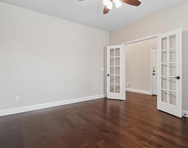 1702 Veneto Drive - Photo Thumbnail 9