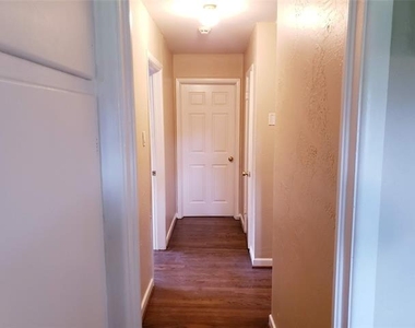 3309 San Marcus Avenue - Photo Thumbnail 12