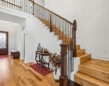 5625 Kerry Drive - Photo Thumbnail 1