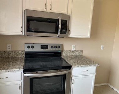 9512 George Bush Drive - Photo Thumbnail 3