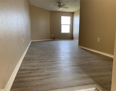 9512 George Bush Drive - Photo Thumbnail 4