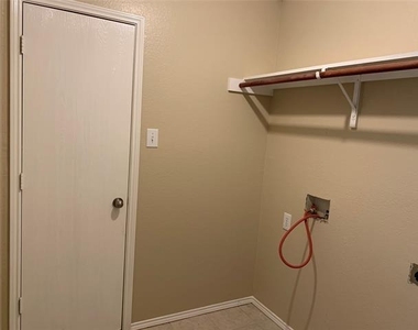 9512 George Bush Drive - Photo Thumbnail 9