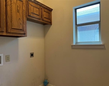 10625 Braewood Drive - Photo Thumbnail 16