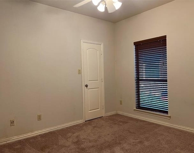 10625 Braewood Drive - Photo Thumbnail 14