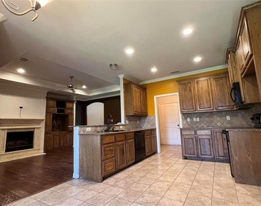 10625 Braewood Drive - Photo Thumbnail 6