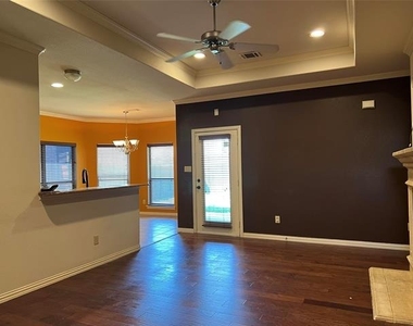 10625 Braewood Drive - Photo Thumbnail 4