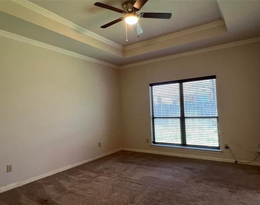 10625 Braewood Drive - Photo Thumbnail 10