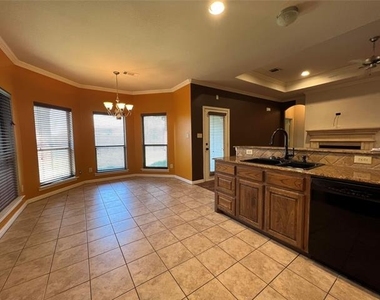 10625 Braewood Drive - Photo Thumbnail 8