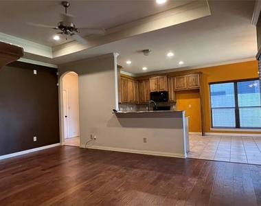 10625 Braewood Drive - Photo Thumbnail 5