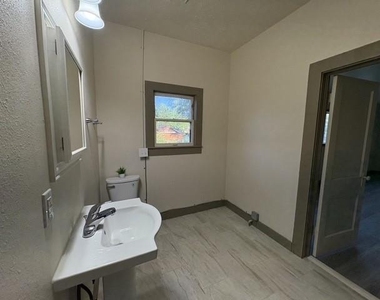 4876 E Williams Spring Rd - Photo Thumbnail 10