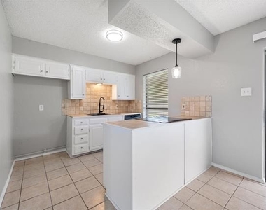 3826 Jewel Street - Photo Thumbnail 8
