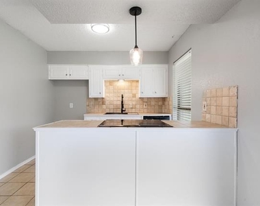 3826 Jewel Street - Photo Thumbnail 7
