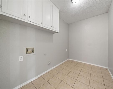 3826 Jewel Street - Photo Thumbnail 18