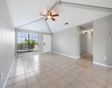 3826 Jewel Street - Photo Thumbnail 3