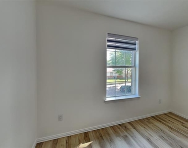 807 Fenet Street - Photo Thumbnail 12