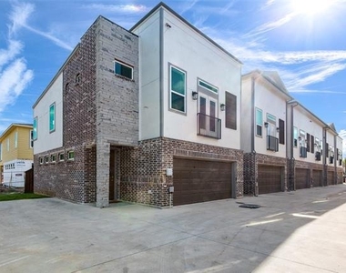 2133 Lovedale Avenue - Photo Thumbnail 5