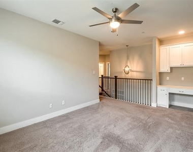 2133 Lovedale Avenue - Photo Thumbnail 12