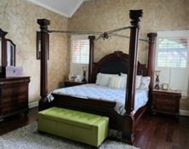 1001 Llano Trace - Photo Thumbnail 12