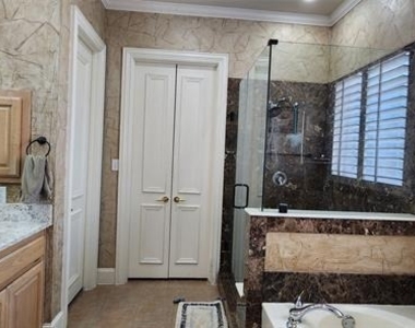 1001 Llano Trace - Photo Thumbnail 13