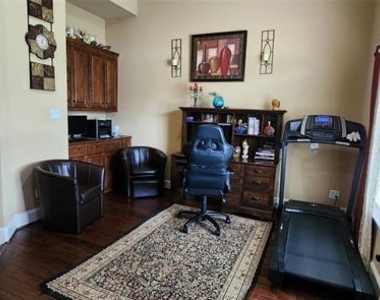 1001 Llano Trace - Photo Thumbnail 2