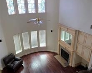 1001 Llano Trace - Photo Thumbnail 3