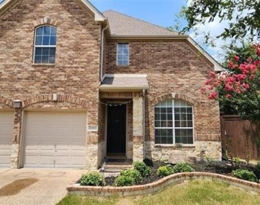 1001 Llano Trace - Photo Thumbnail 1