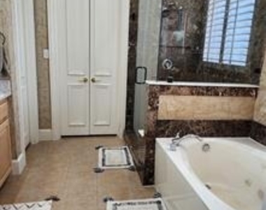 1001 Llano Trace - Photo Thumbnail 14