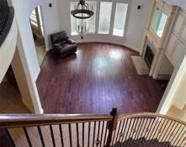 1001 Llano Trace - Photo Thumbnail 5