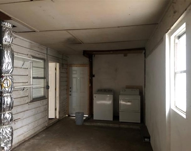 712 Juno Lane - Photo Thumbnail 6