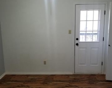 1223 Dallas Drive - Photo Thumbnail 10