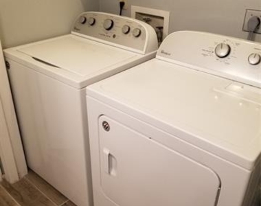 1223 Dallas Drive - Photo Thumbnail 15