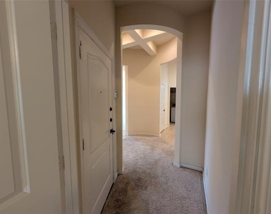 921 Raleigh Path Road - Photo Thumbnail 10