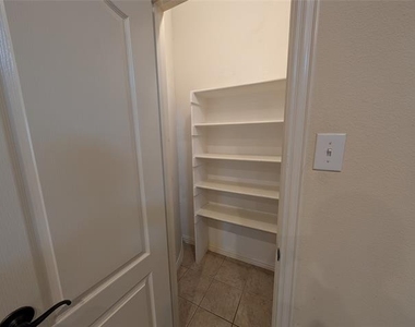 921 Raleigh Path Road - Photo Thumbnail 16